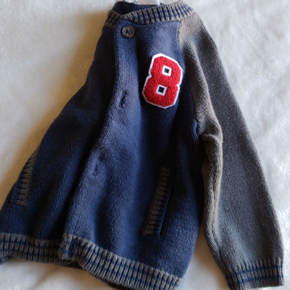 Sweater - Picture 4 of 4